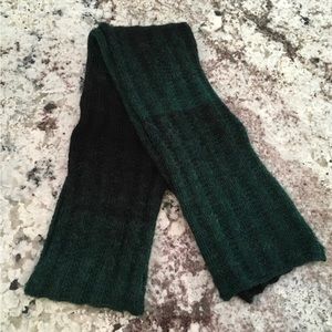 Black and Green Hand Knitted, Rib Stitched Scarf